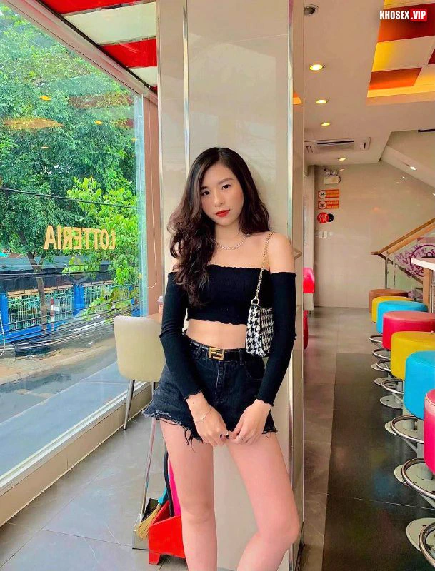 Chơi lỗ lồn chưa đã anh chuyển sang lỗ nhị làm em sướng phê