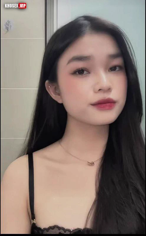 Clip sex Em teen xinh và bạn trai, em bú cái nét dâm quá – Phần 2