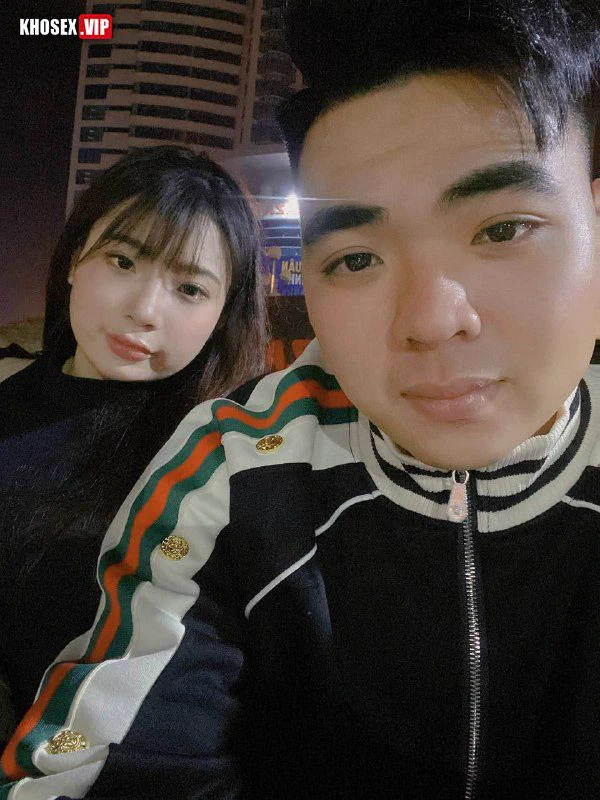 Địt em người yêu chubby đang sướng mà anh cứ móc