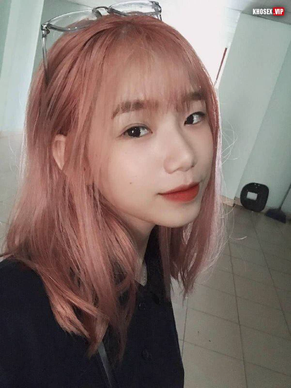 Địt em người yêu lồn không lông xinh gái chơi cực phê (Full Clip + Pic)