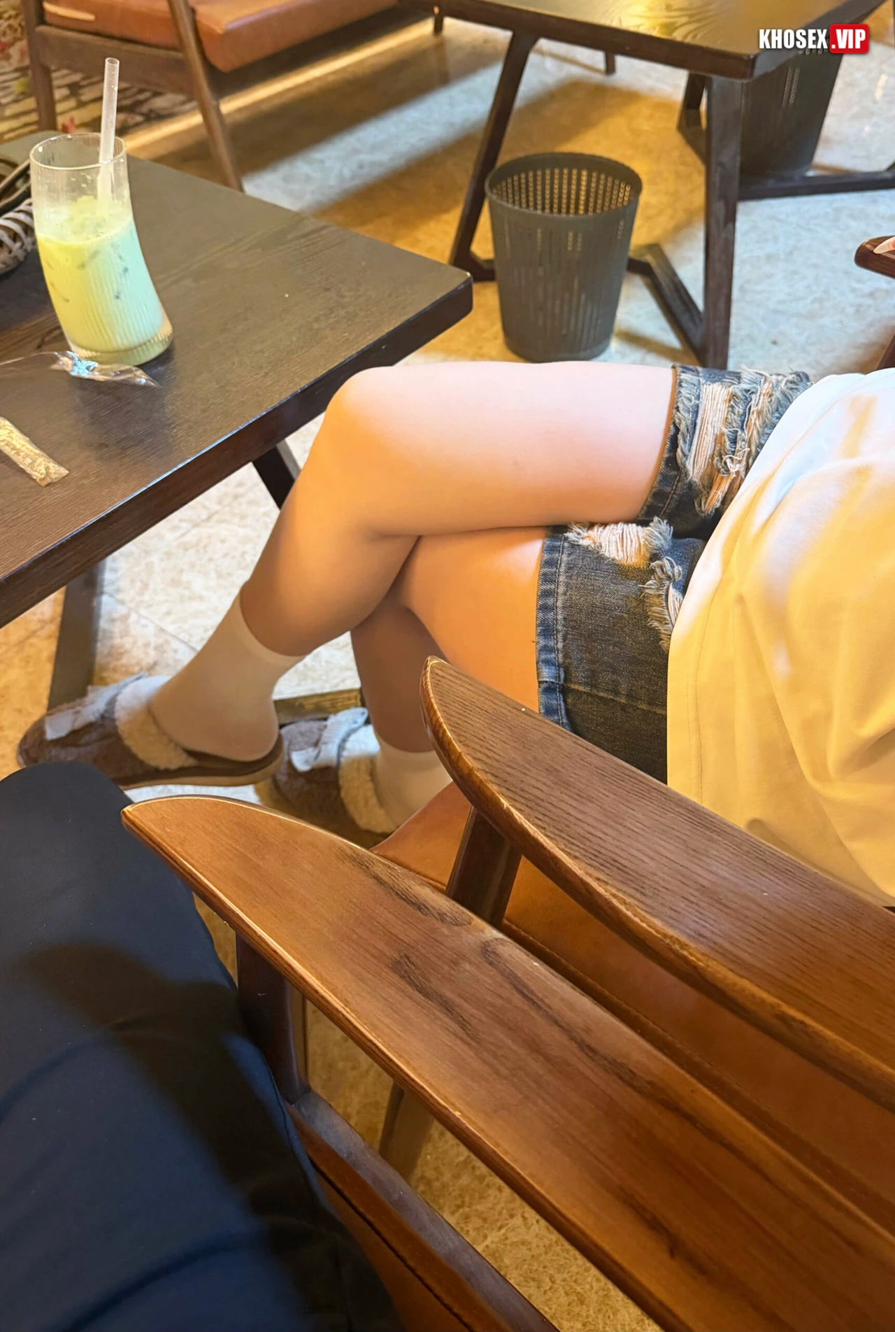 Địt xuất trong em rau non 2k6 mông vú đẹp rên nứng (Full Clip + Pic)