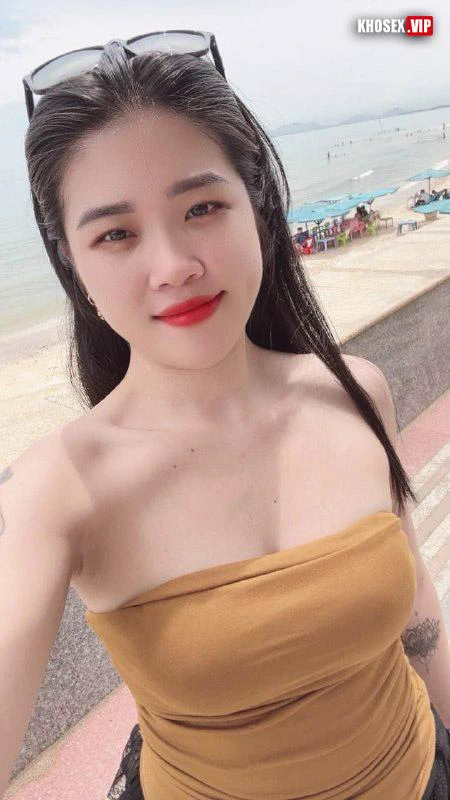 Đụ vợ mạnh bắn vô lồn vợ đi sướng quá (Full Clip + Pic)