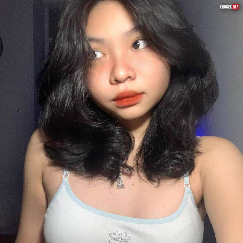 Em dâm quá vừa đụ vừa dùng thêm sextoy mới thỏa mãn (Full Clip + Pic)