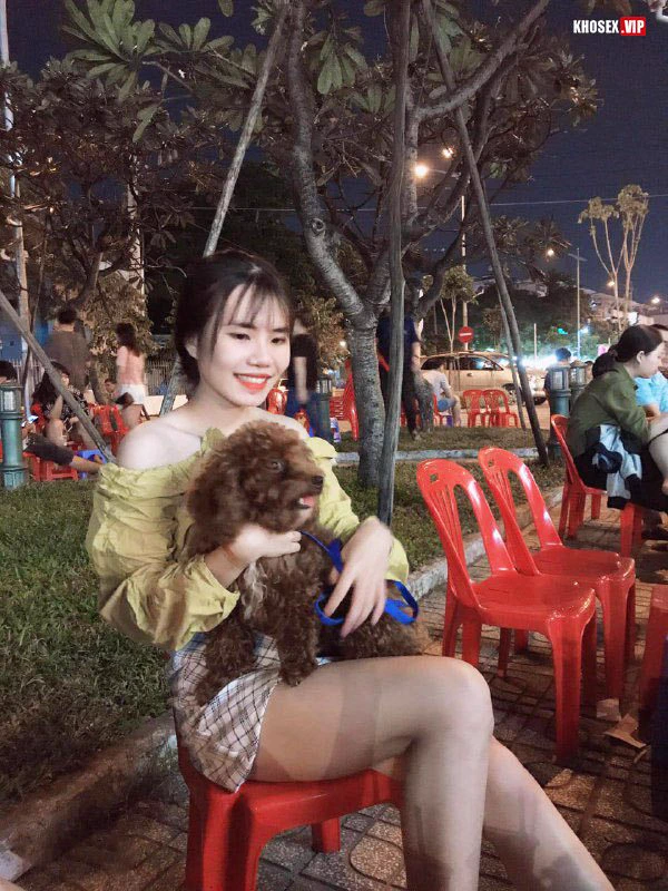 Em đang rửa bát mà anh móc bướm đòi chịch (Full Clip + Pic)