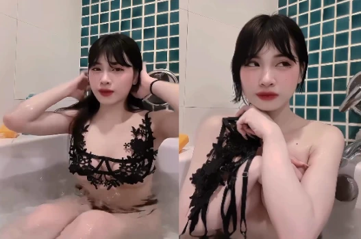 Ảnh đại diện Em xinh gái như thiên thần nhưng dâm đãng