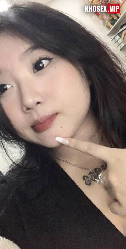 Lộ clip sex địt em chubby Xuân Thảo đánh em đỏ cả mông