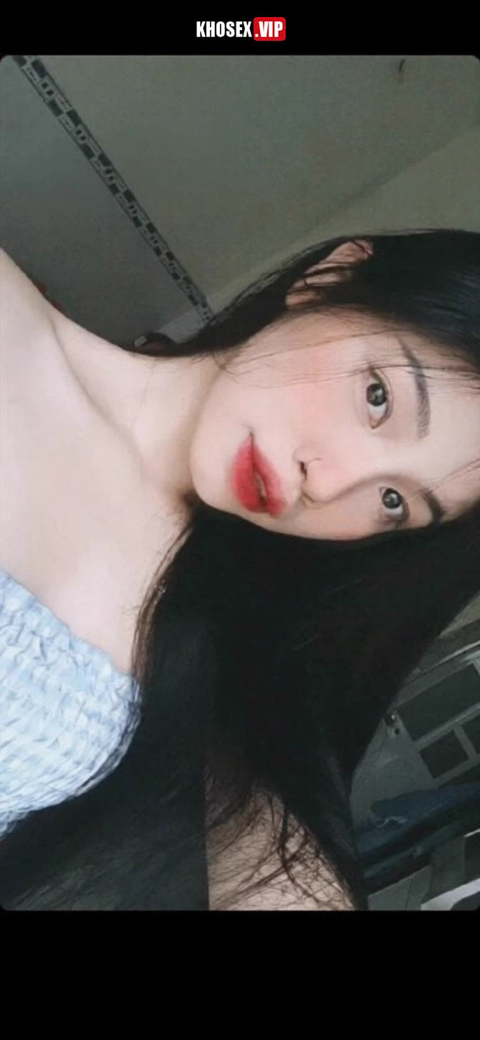 Móc lồn em cho ra nước rồi địt mới sướng (Full Clip + Pic)